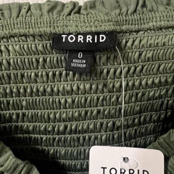 NWT Torrid off the shoulder blouse w/ lace details - Picture 3 of 4